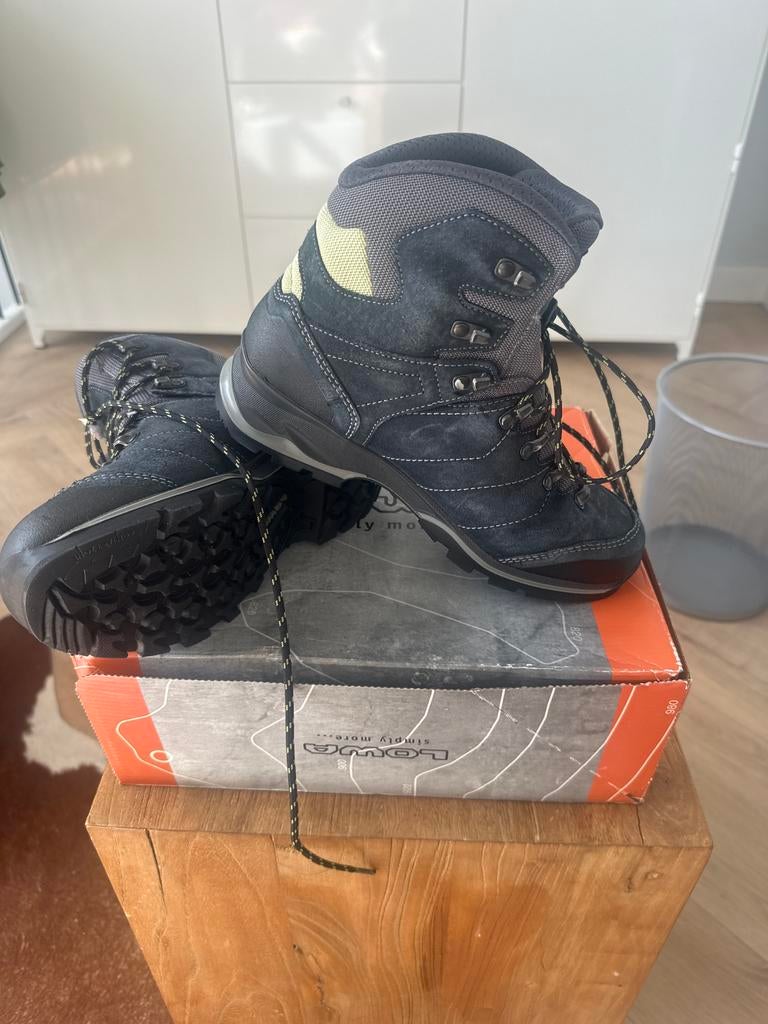 Lowa wandelschoenen - Comfortabel en duurzaam, Ophalen, Zo goed als nieuw, Schoenen