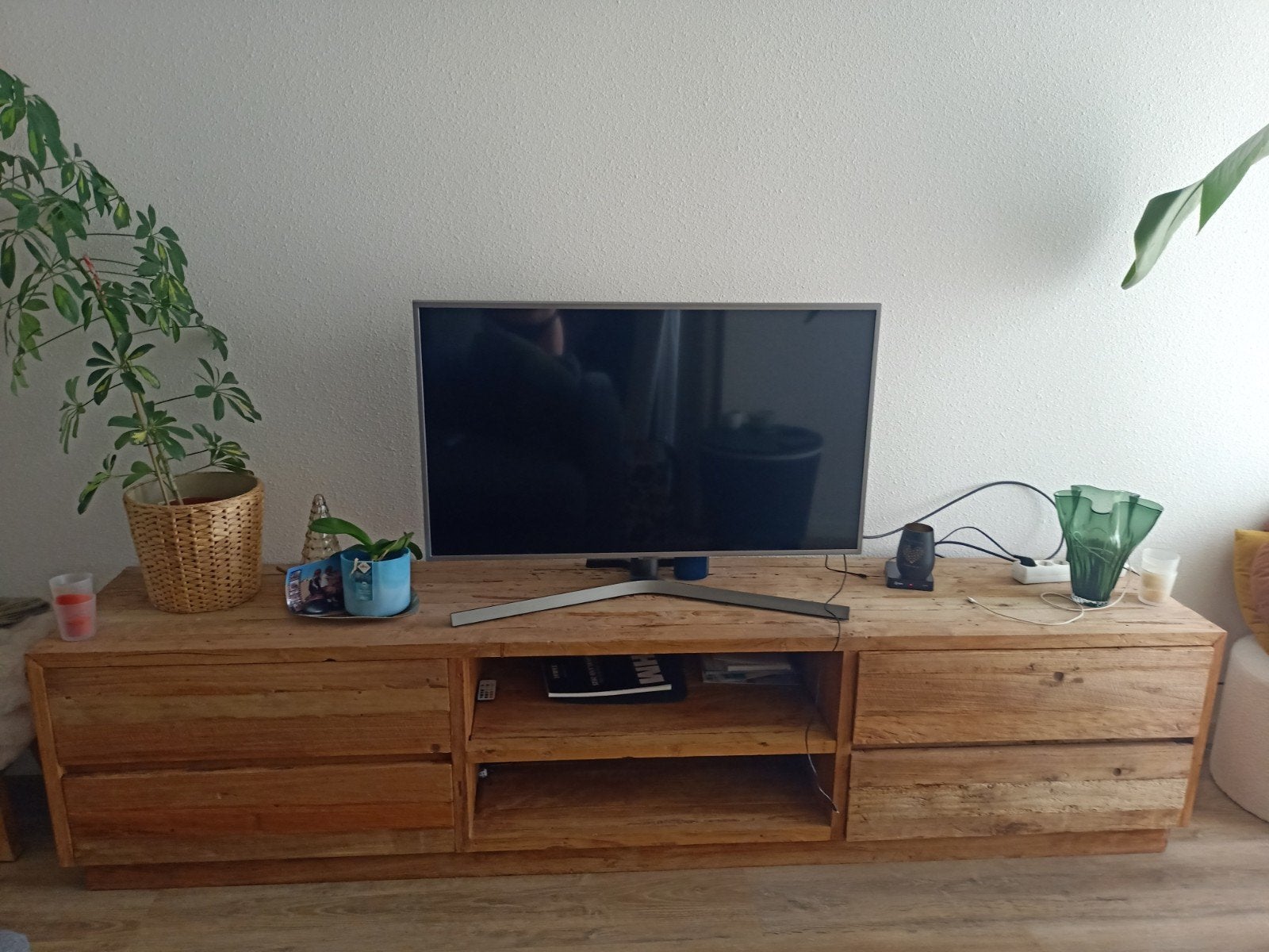 Massief Teakhouten TV-meubel - 240 cm lang, Huis en Inrichting, Kasten | Televisiemeubels, Gebruikt, Teakhout, Ophalen of Verzenden