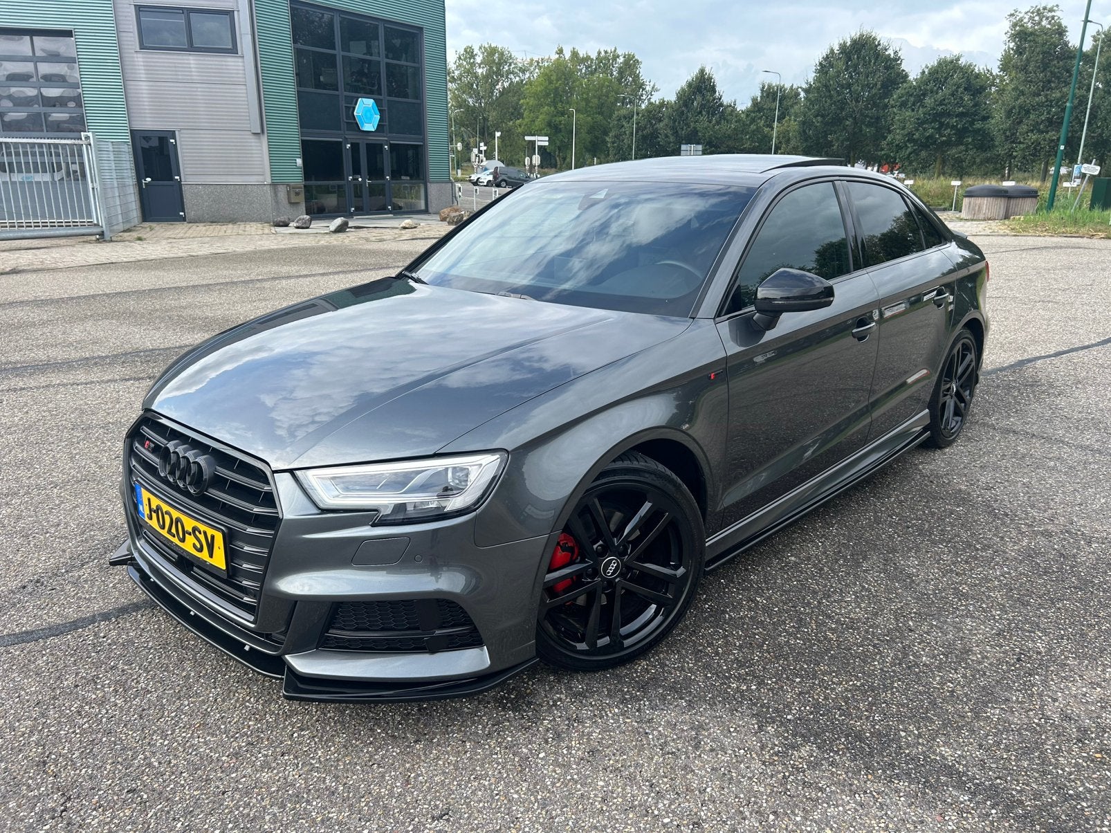 Audi A3 2.0 TDI 110KW Sedan AUT 2017 Grijs, 4 cilinders, Leder en Stof, 140 €/maand, Particulier