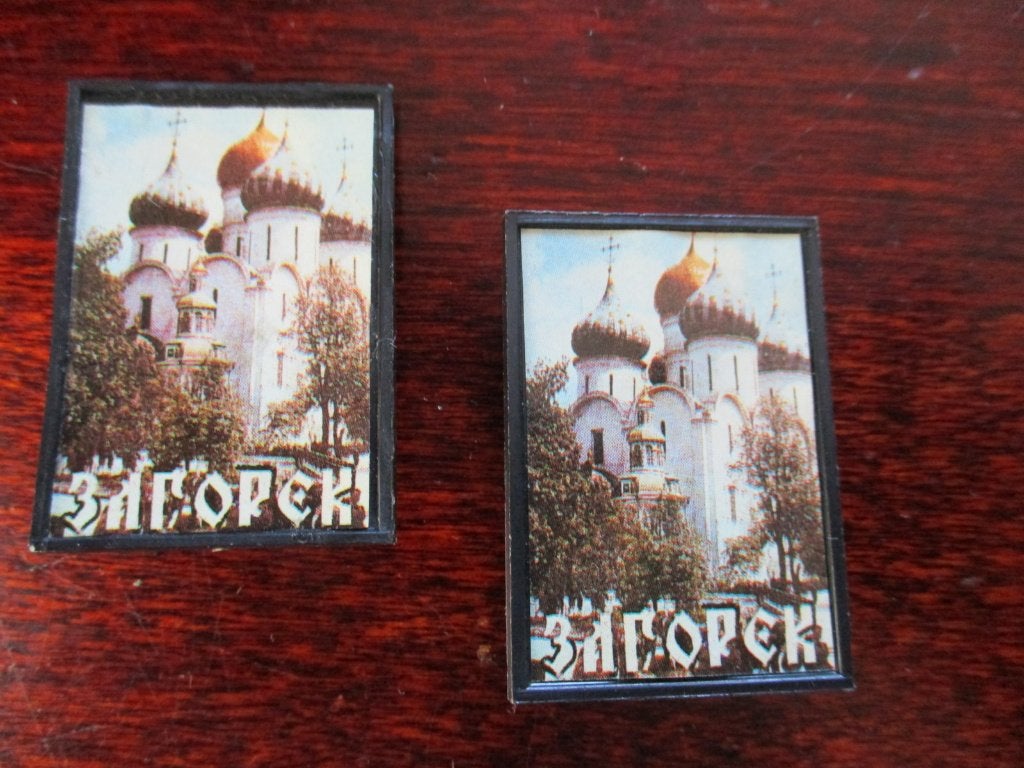 Tweetal Russische speldjes (plastic), Verzamelen, Ophalen of Verzenden, Zo goed als nieuw