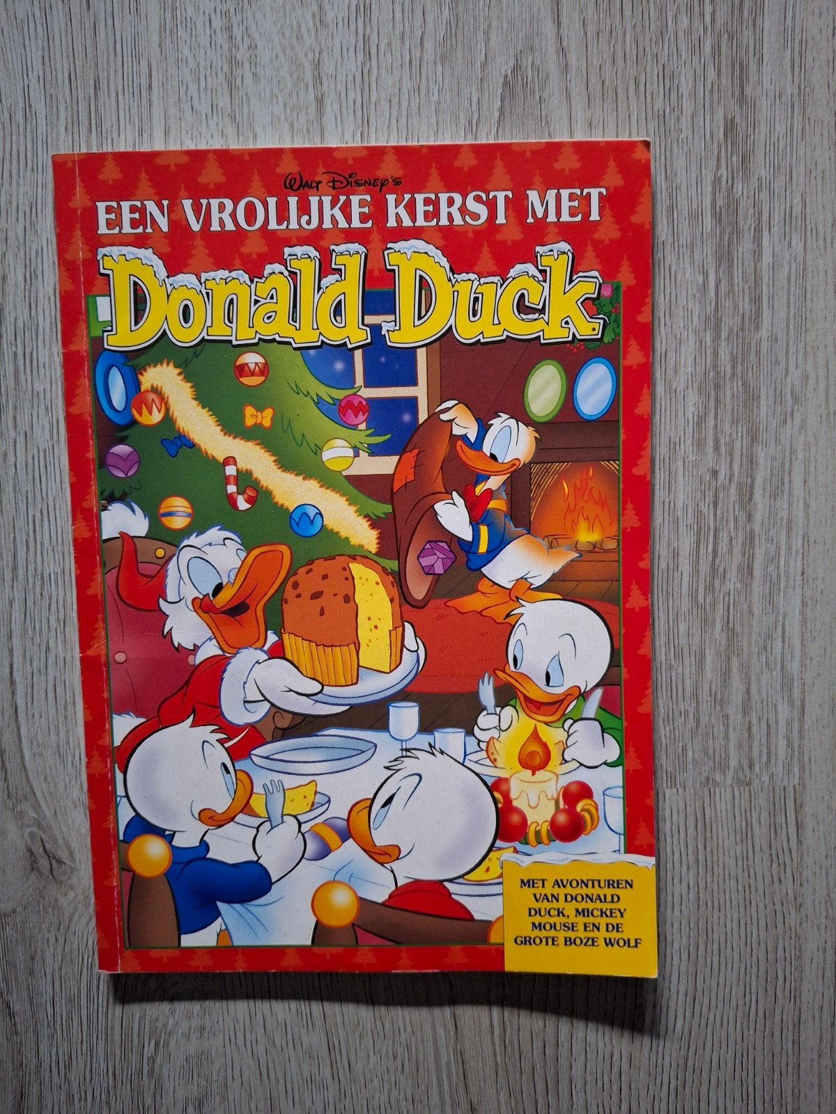 Een vrolijke kerst met Donald Duck stripboek stripalbum, Eén stripboek, Ophalen of Verzenden, Zo goed als nieuw, Walt Disney