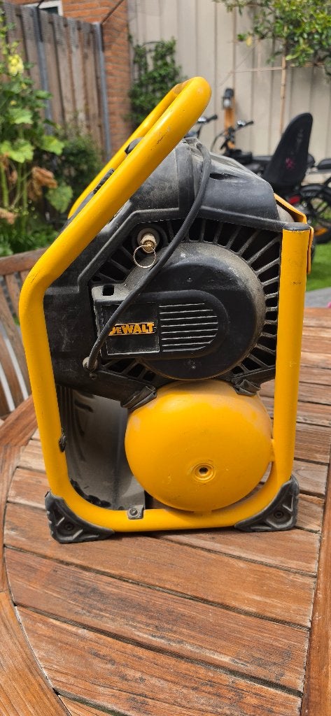 DeWALT DPC10QTC Compressor 10L 1,75pk, Gebruikt, 10 bar of meer, Ophalen of Verzenden, Minder dan 200 liter/min