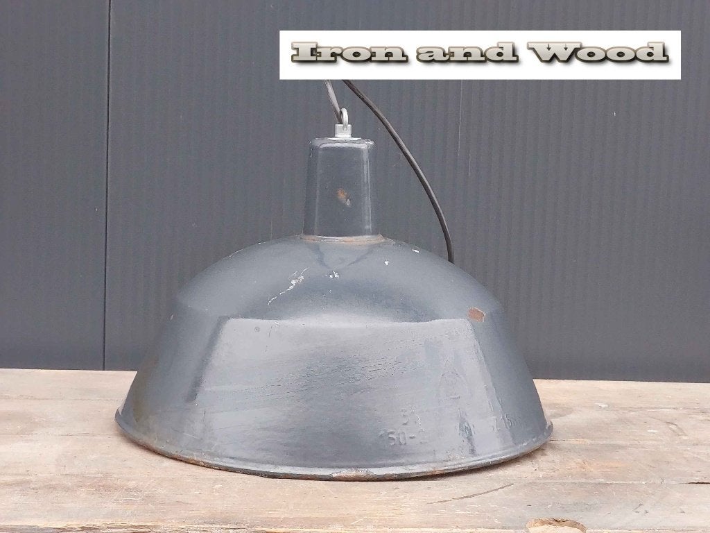 Stoere oude blauwe emaille hanglamp /fabriekslamp D35 H25, Huis en Inrichting, Ophalen of Verzenden, Gebruikt, Robuust , emaille, oud, vintage, stoer , brocante, blauw