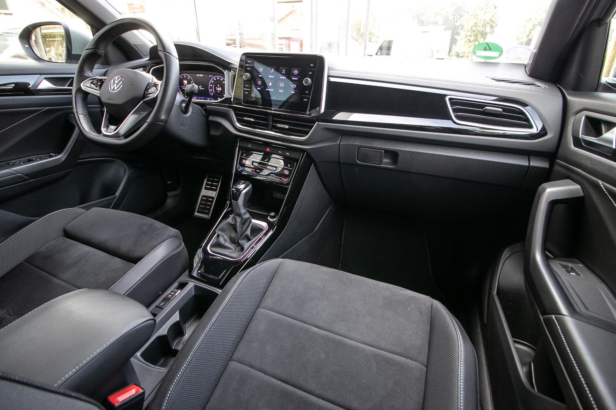 Volkswagen T-Roc 1.5 TSI DSG R-Line Business -Afn. trekhaak, Auto's, Volkswagen, 1258 kg, 4 cilinders, 150 pk, Automatische klimaatregeling