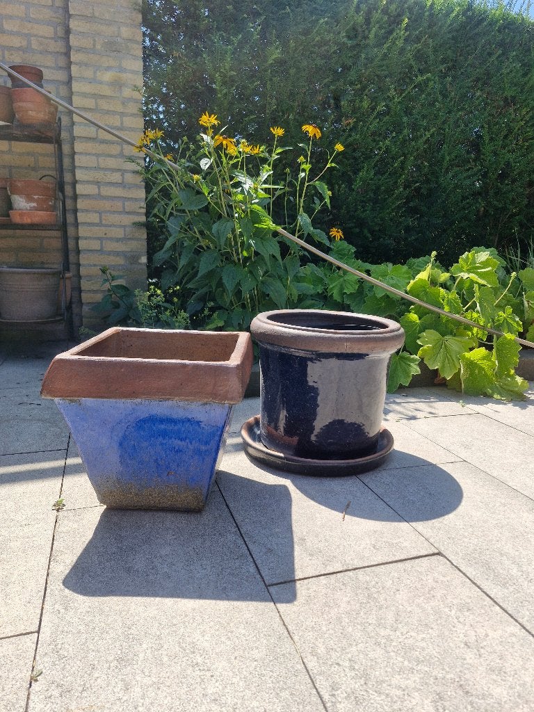 Twee mooie bloempotten, Tuin en Terras, Bloempotten, Ophalen, Rond, Zo goed als nieuw, Aardewerk