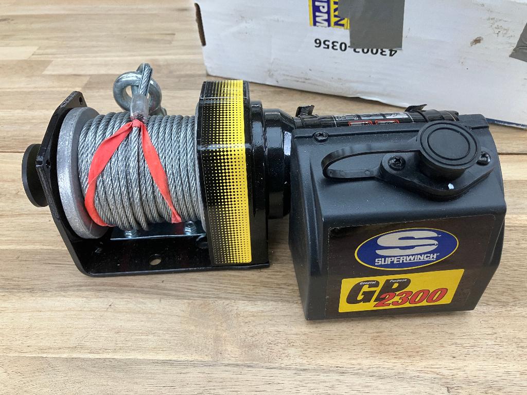 NIEUW 12V elektrische lier met afstandbediening, Doe-het-zelf en Verbouw, Lieren en Takels, Ophalen, Nieuw, Elektrisch