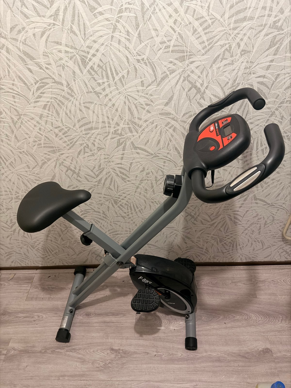 Opvouwbare Hometrainer F-Bike - Ideaal voor Thuis Fitness, Ophalen, Gebruikt, Metaal, Benen