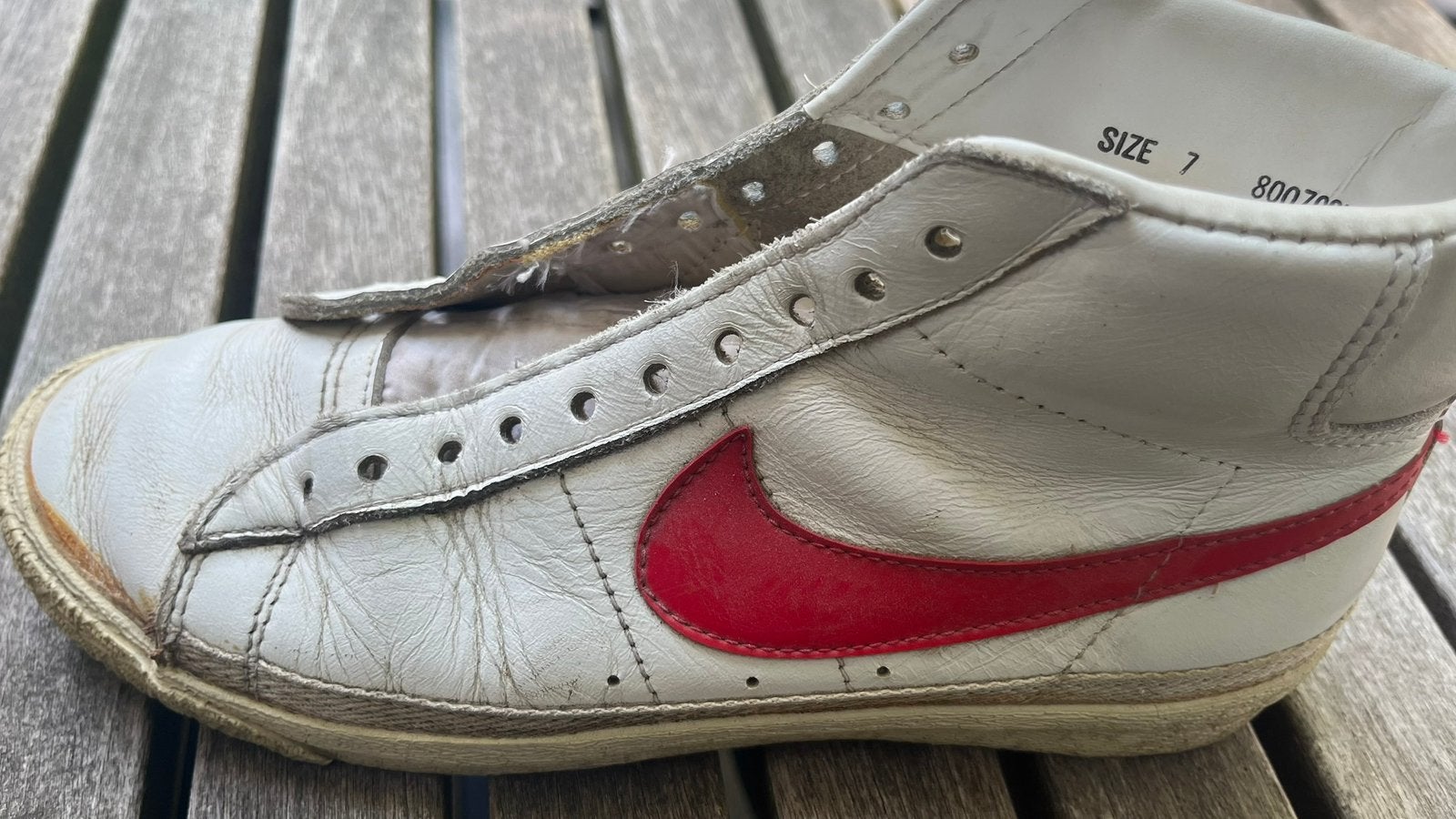 Nike vintage leren basketbal schoen maat 37, Wit, Ophalen of Verzenden, Sneakers of Gympen, Gedragen