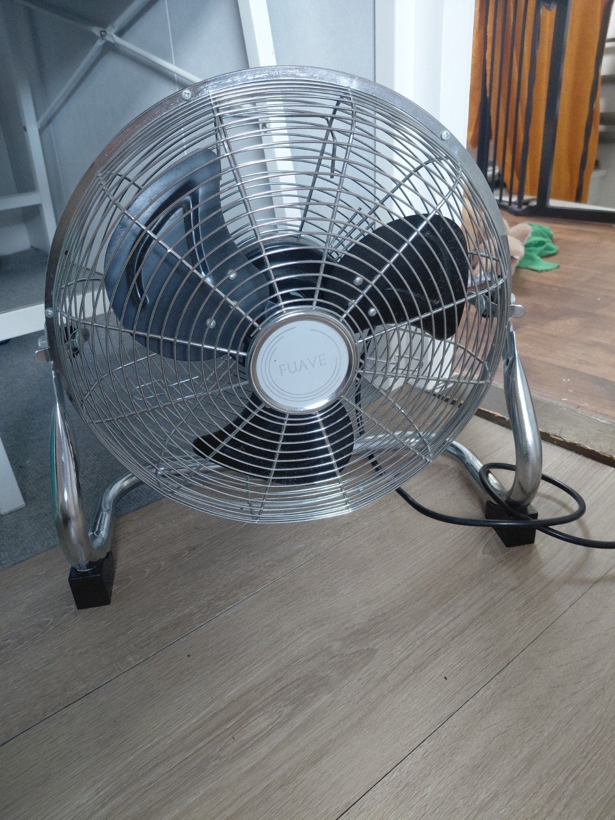 Fuave Vloerventilator - Krachtige Koeling voor Elke Ruimte, Ophalen, Gebruikt, Vloerventilator