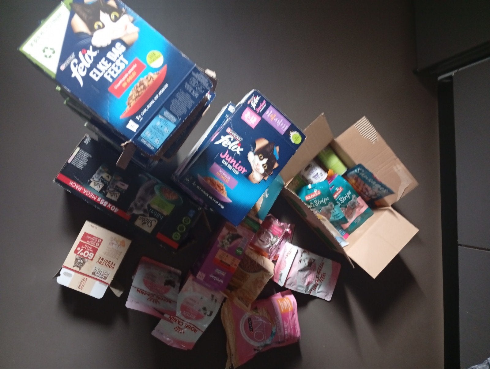 kitten en kattenvoer verschillende snacks, Ophalen, Kat