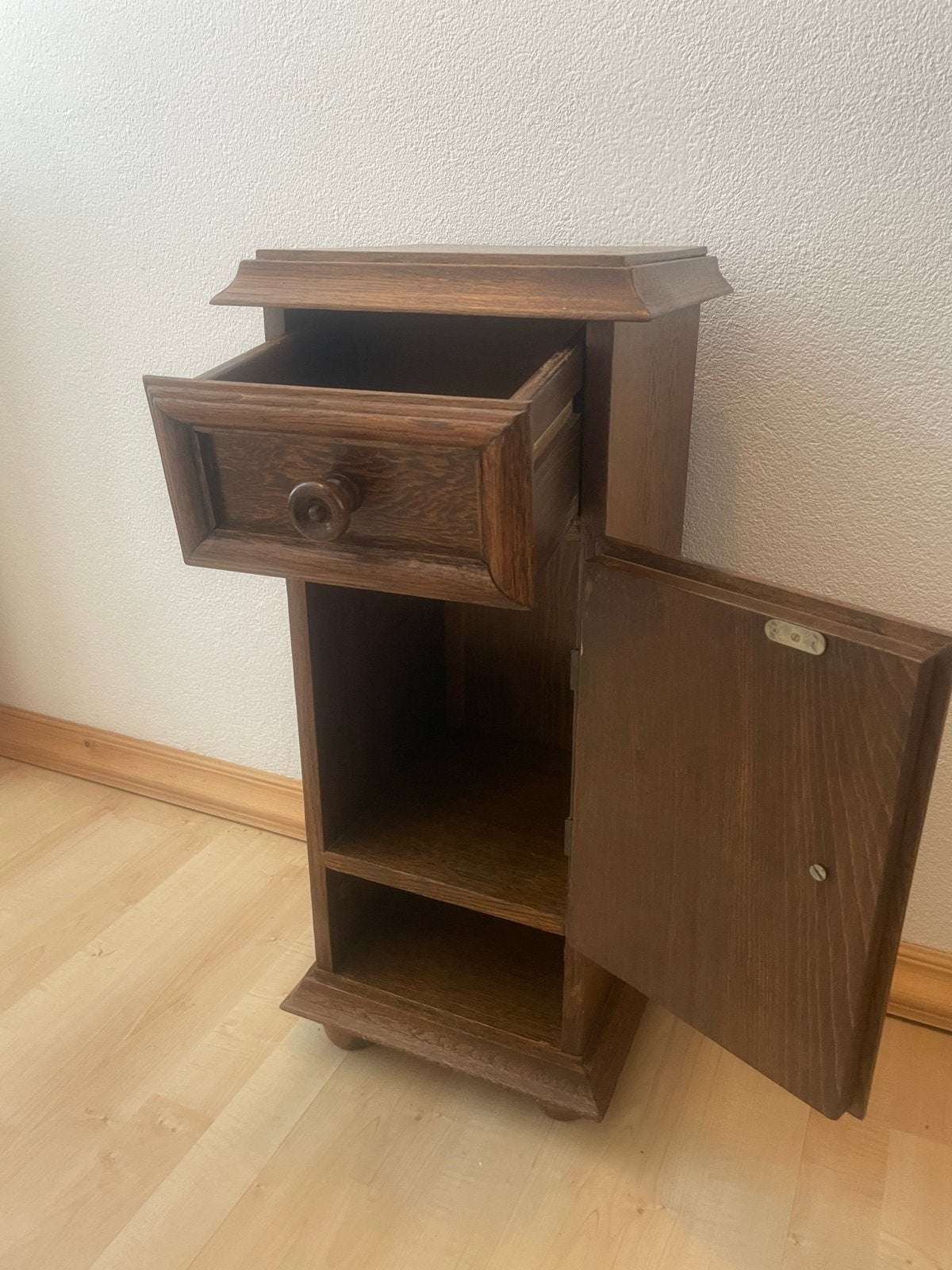 Klein,eiken nachtkastje/bijzettafel met lade en deurtje, Antiek en Kunst, Ophalen