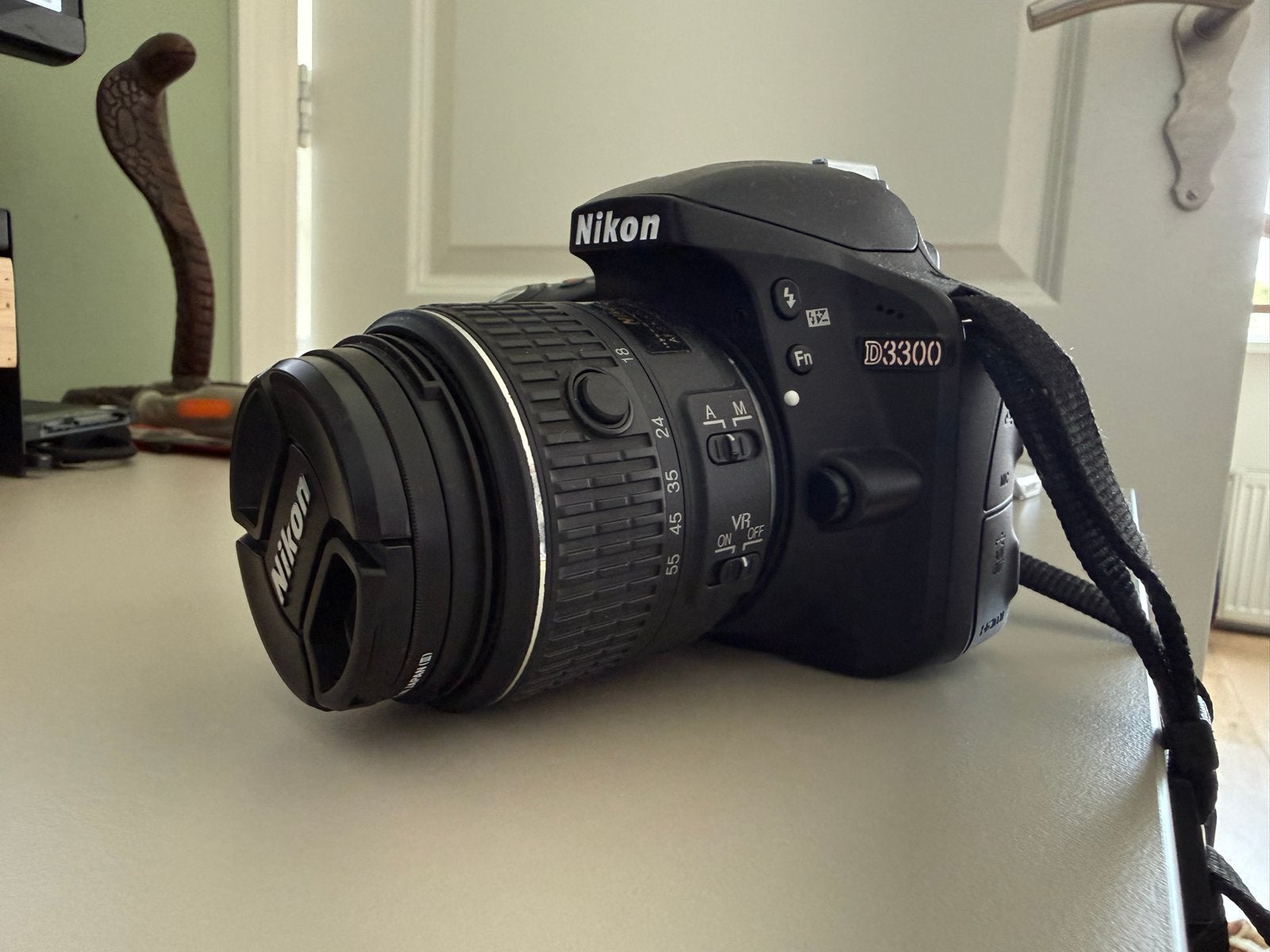 Nikon D3300 met lens zie info, tas, accu en acculader, Gebruikt, Gevoerd, Ophalen of Verzenden, Zwart