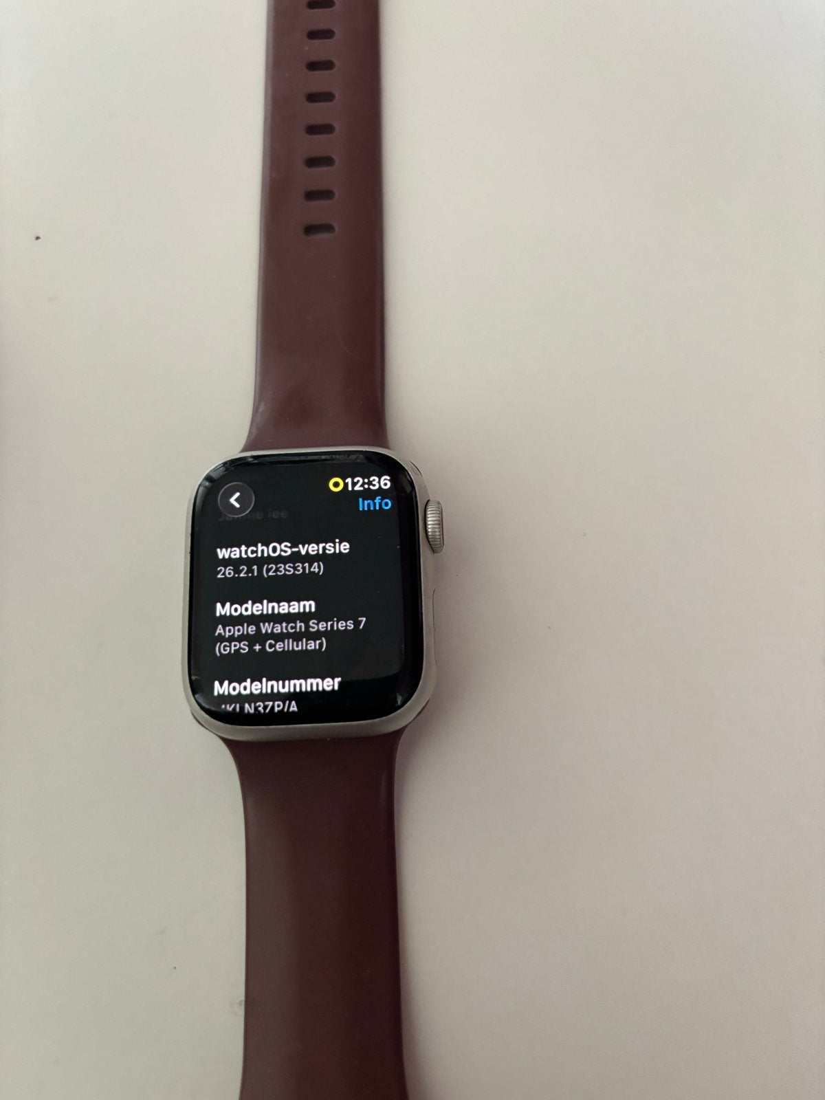 Apple Watch Series 7 GPS + Cellular, Sieraden, Tassen en Uiterlijk, Smartwatches, Gebruikt, IOS, Ophalen of Verzenden, Roze