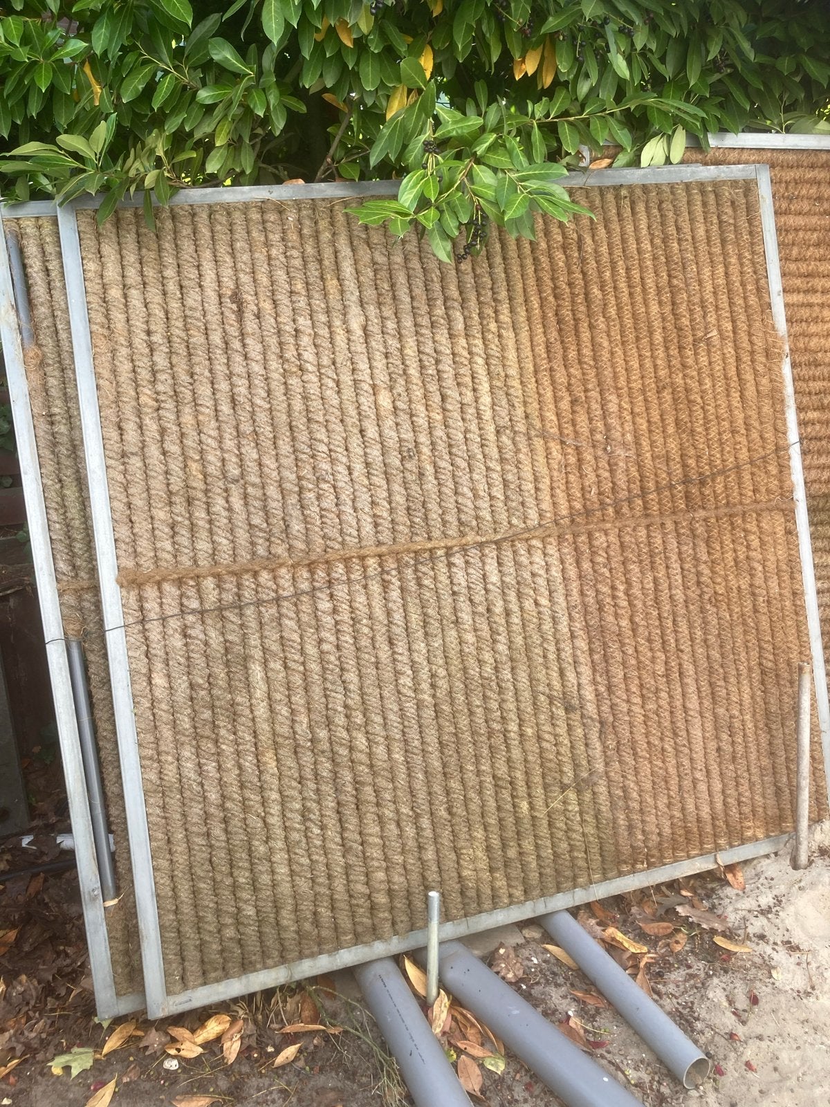 IJzeren frame om tuinscherm, drie stuks van 2 bij  meter., Tuin en Terras, Ophalen, Gebruikt, Overige materialen, Overige typen