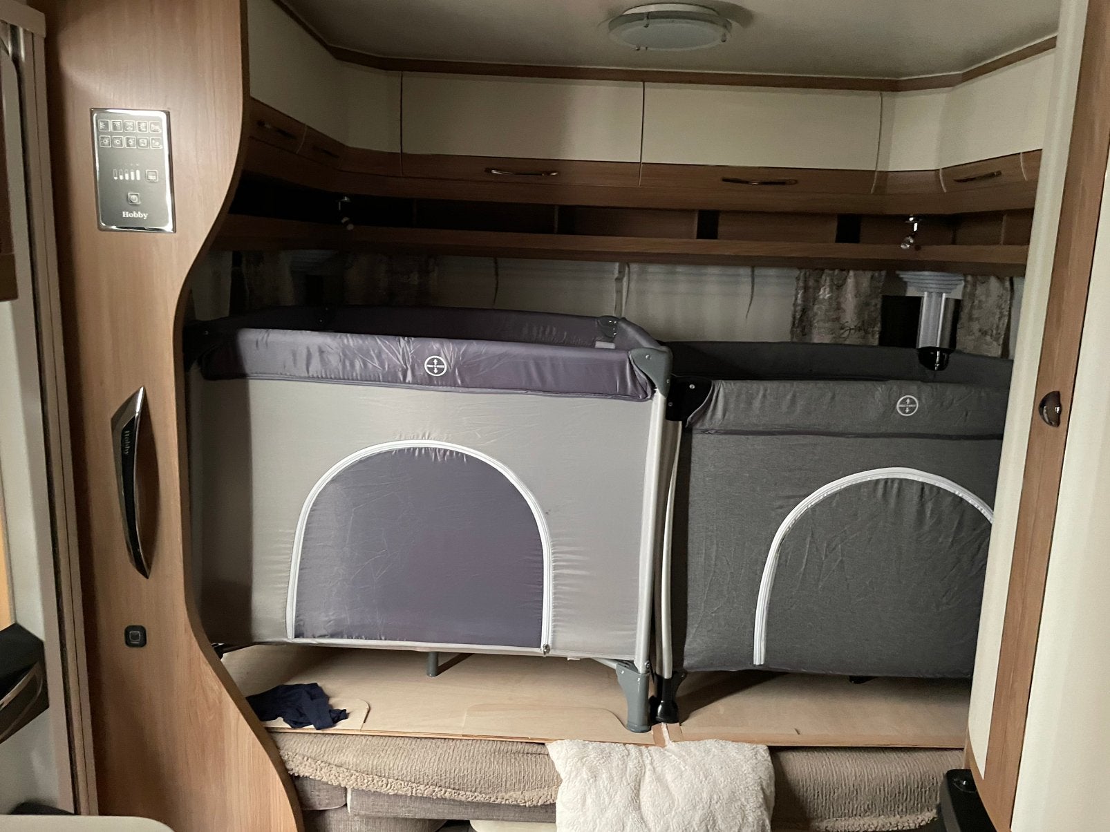 2 vierkante campingbedjes met 2 matrasjes, Kinderen en Baby's, Babywiegjes en Ledikanten, Ophalen of Verzenden, Gebruikt, Ledikant