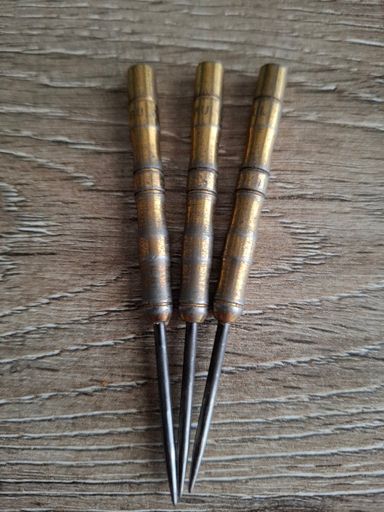 Dartpijl Mervyn King bulls gold 23 gram, Sport en Fitness, Darts, Ophalen, Zo goed als nieuw, Pijlen