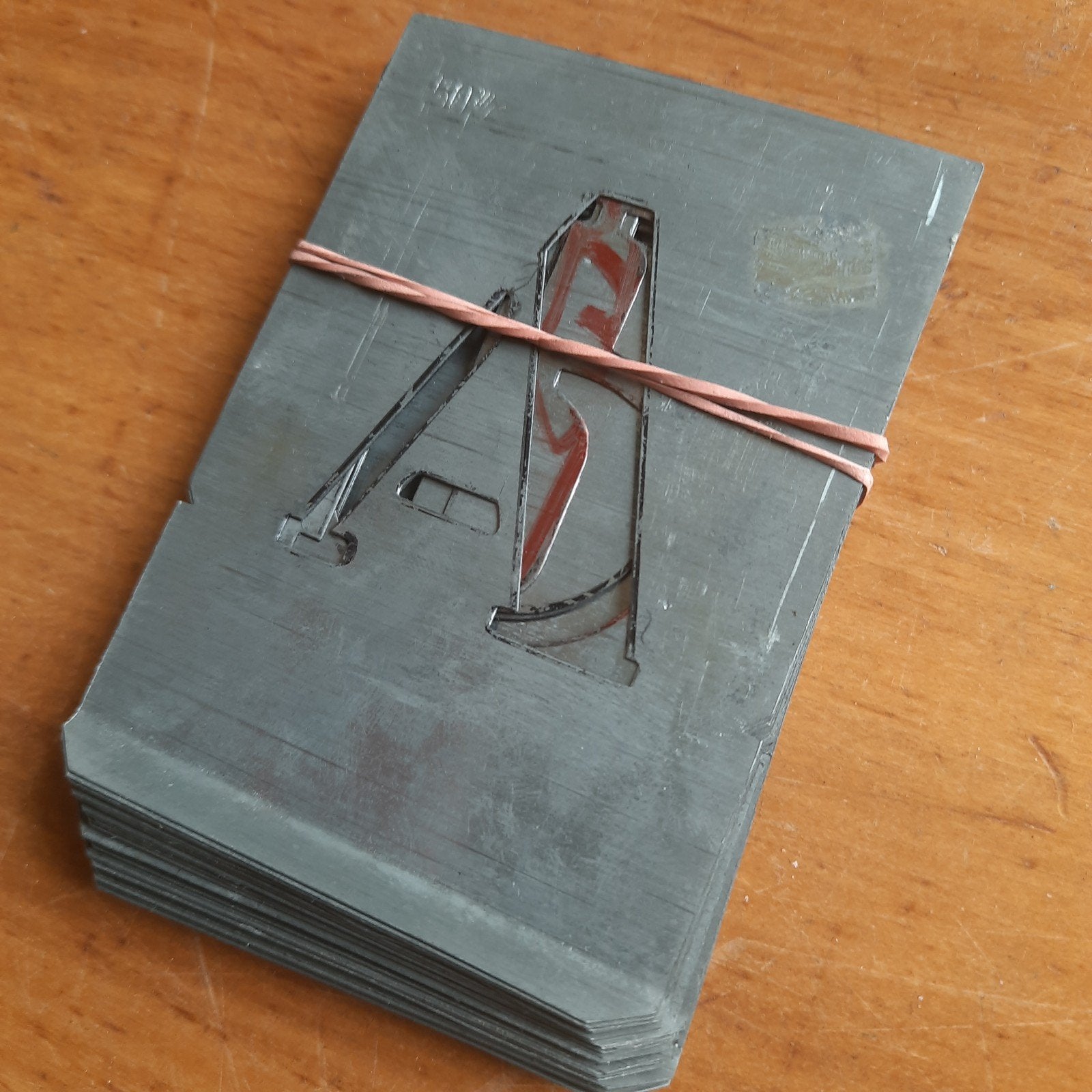 Antieke Blikken Spuitmallen Lettersjablonen Spuitsjablonen, Antiek en Kunst, Antiek | Gereedschap en Instrumenten, Verzenden