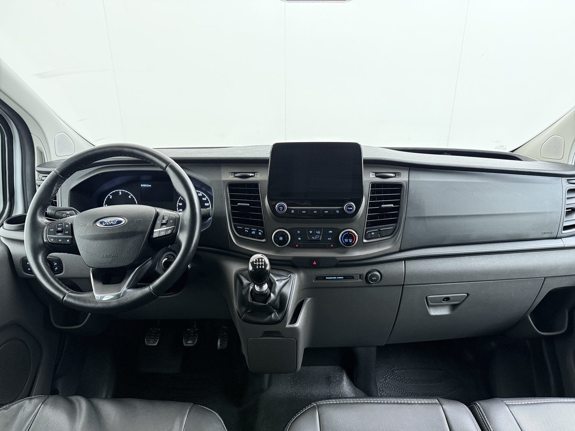 Ford Transit Custom 300 2.0TDCI L2H1 Dubbele Cabine 6-Persoo, Voorwielaandrijving, 15 km/l, 4 cilinders, Wit