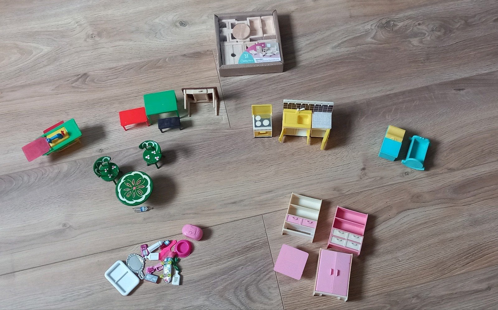 Poppenhuis meubeltjes, Verzamelen, Poppenhuizen en Toebehoren, Gebruikt, Poppenhuis, Ophalen