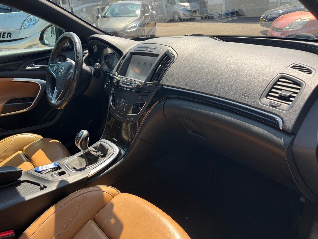 Opel INSIGNIA 1.4 T Innovation Sp.T. Clima Cruise Pano CarPl, Auto's, Opel, Gebruikt, Euro 6, 4 cilinders, Zwart