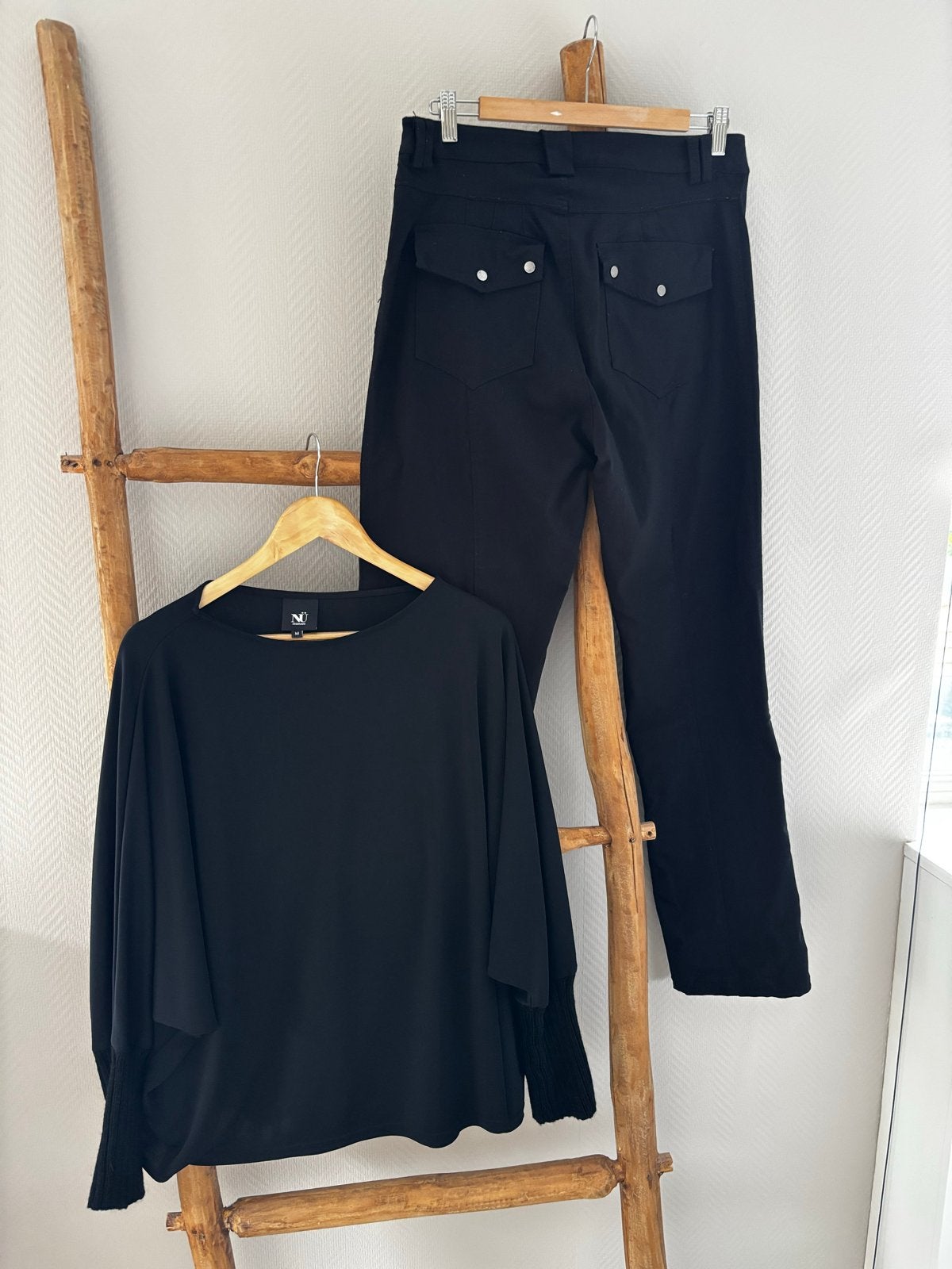 NU Denmark set M ZGAN, Ophalen of Verzenden, Zo goed als nieuw, Maat 38/40 (M), Zwart