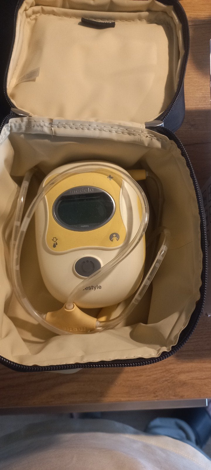 Medela Freestyle kolfapparaat met accessoires, Ophalen of Verzenden