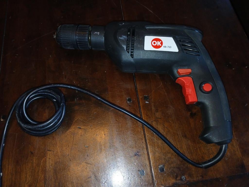 OK KB-710 Boormachine - Gebruikt maar functioneel, Doe-het-zelf en Verbouw, Gereedschap | Boormachines, Ophalen of Verzenden, Gebruikt