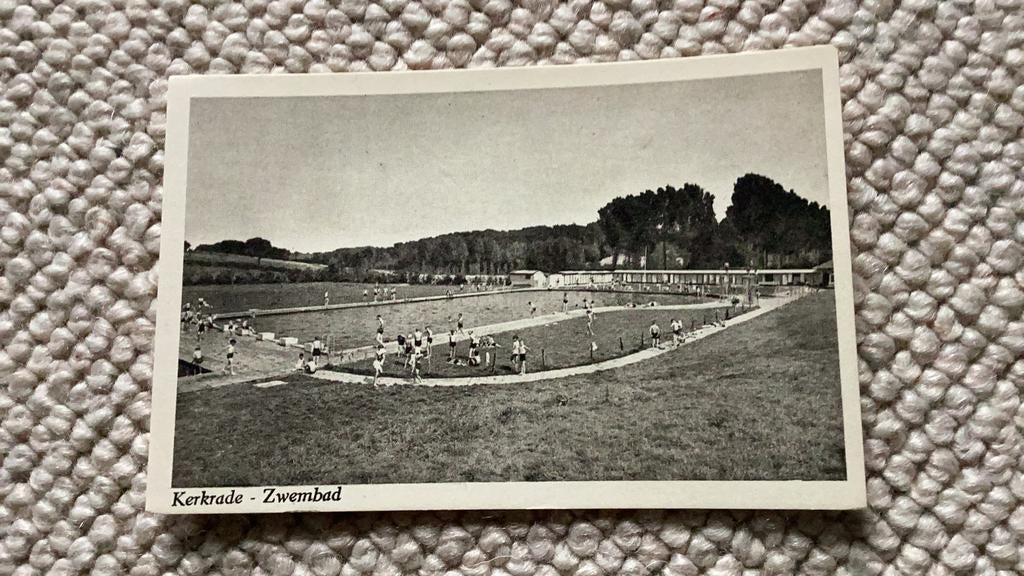 Ansichtkaart Kerkrade Zwembad. 934, Verzamelen, Ansichtkaarten | Nederland, Ophalen of Verzenden, 1940 tot 1960, Ongelopen, Limburg