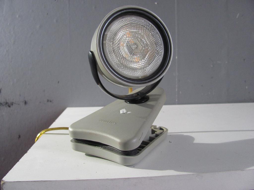 philips led spot met tafelklem (schakelaar), Kunststof, Ophalen of Verzenden, Zo goed als nieuw, Led