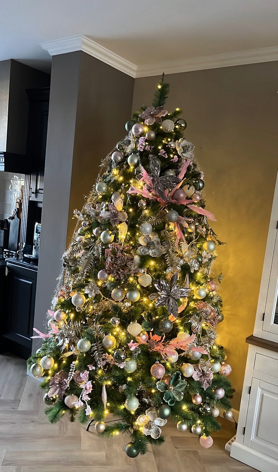 Mooie ruim gedecoreerde compleete kerstboom, Ophalen