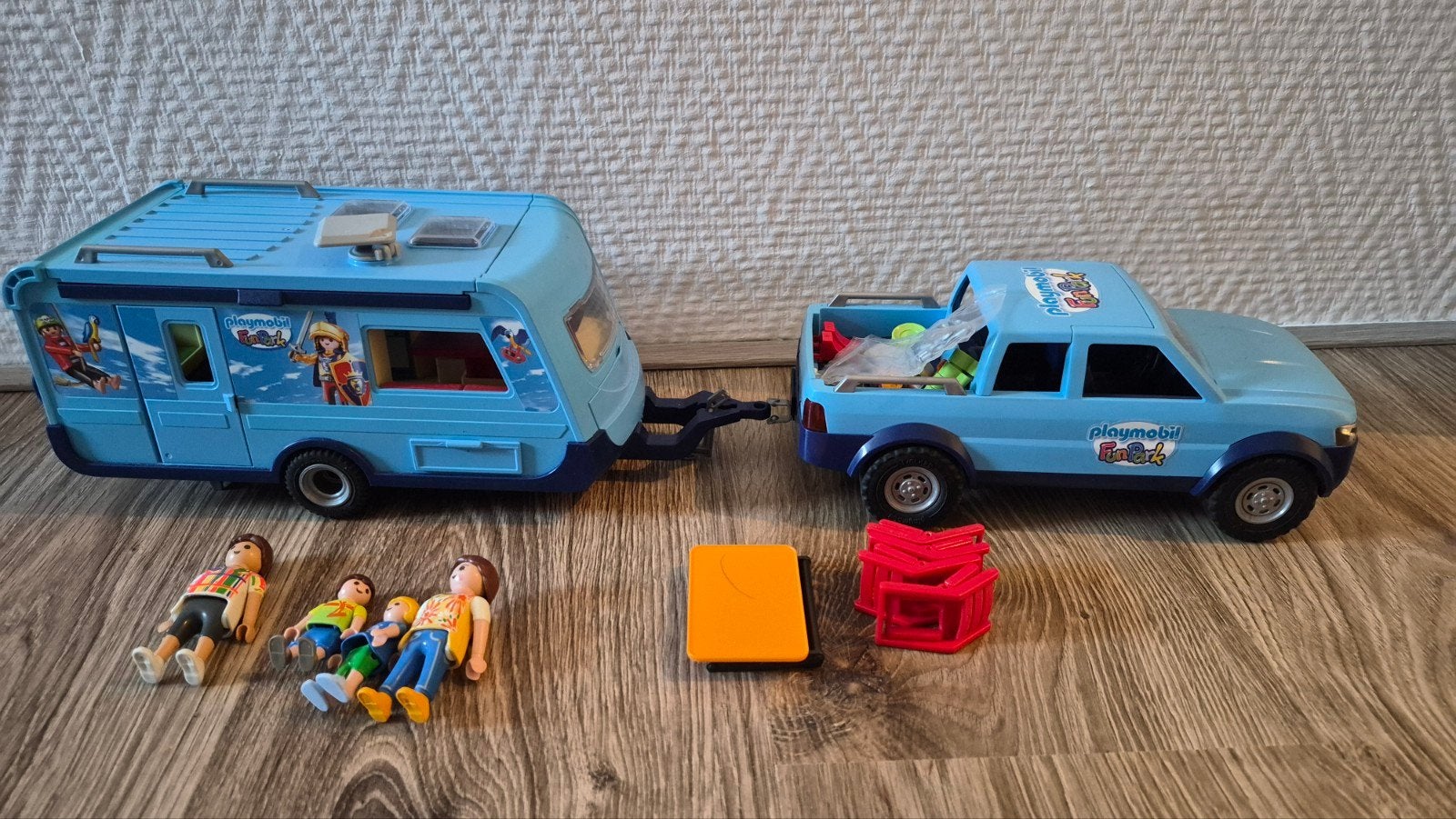 Playmobil 9502 Camper met Pick-up Truck en Familie, Ophalen, Gebruikt
