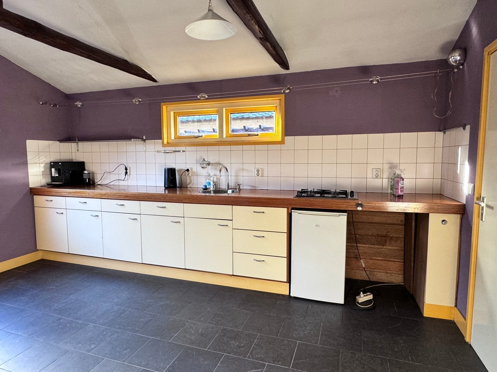 Massief houten keuken met aanrecht en apparatuur, Ophalen, Gebruikt, Bruin, Enkelwandige keuken