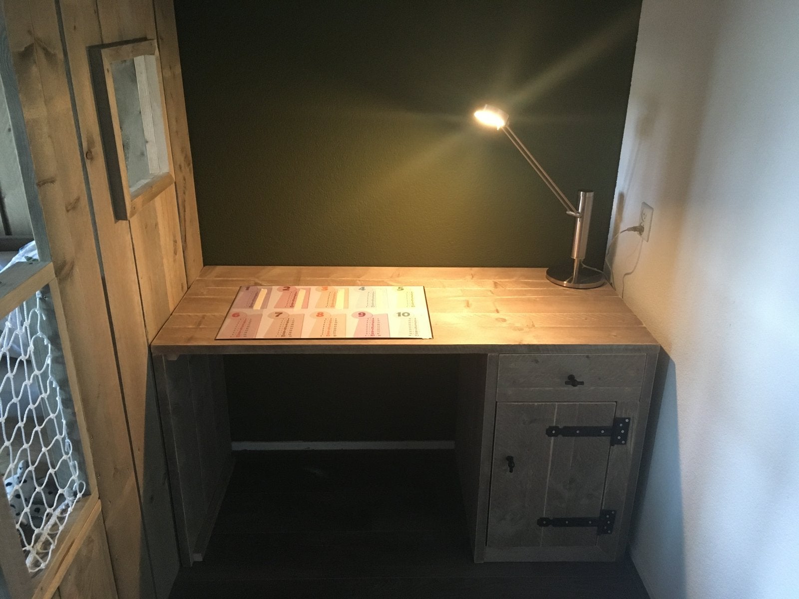 Bureau Steigerhout Kinderbureau Grijs, Ophalen, Met lades, Gebruikt, 135 cm