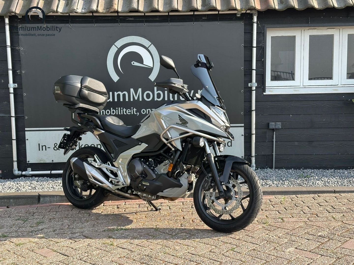 HONDA NC750X DCT ABS (BJ 2023 / 10368 KM), 2 cilinders, Motorrijbewijs A, Bedrijf, Onbekend