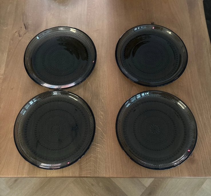 Iittala bord Kastehelmi grijs donker grijs 24 cm, Overige merken, Nieuw, Ophalen of Verzenden, Bord(en)