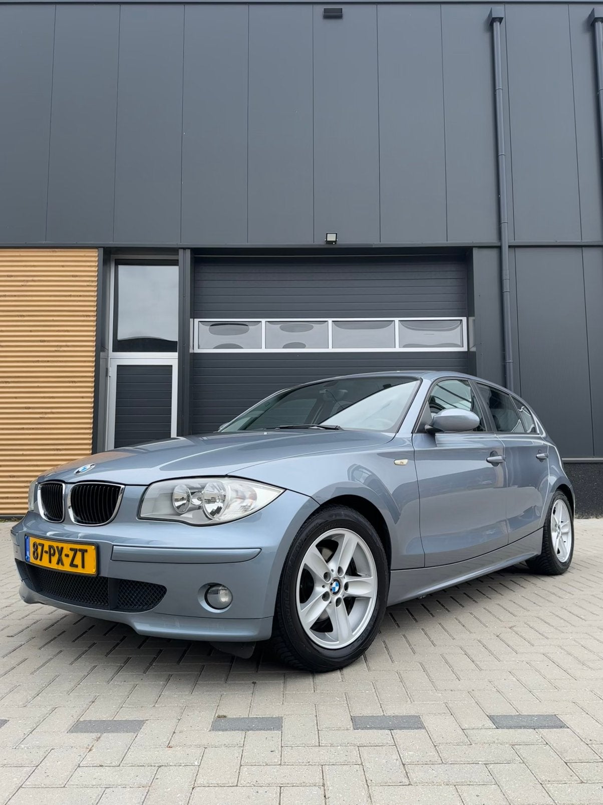 BMW 1-serie 116i Sportline | Nieuwe APK | Goed onderhouden, Auto's, Achterwielaandrijving, 4 cilinders, Origineel Nederlands, 1200 kg