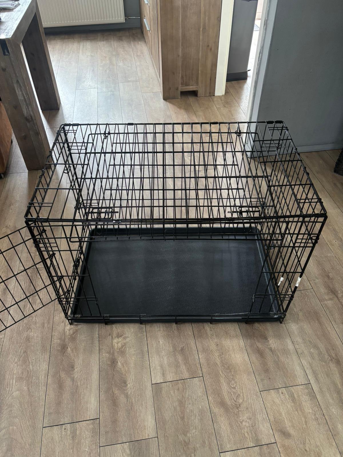 Zwarte bench, Dieren en Toebehoren, Hondenbenches, Ophalen, Zo goed als nieuw