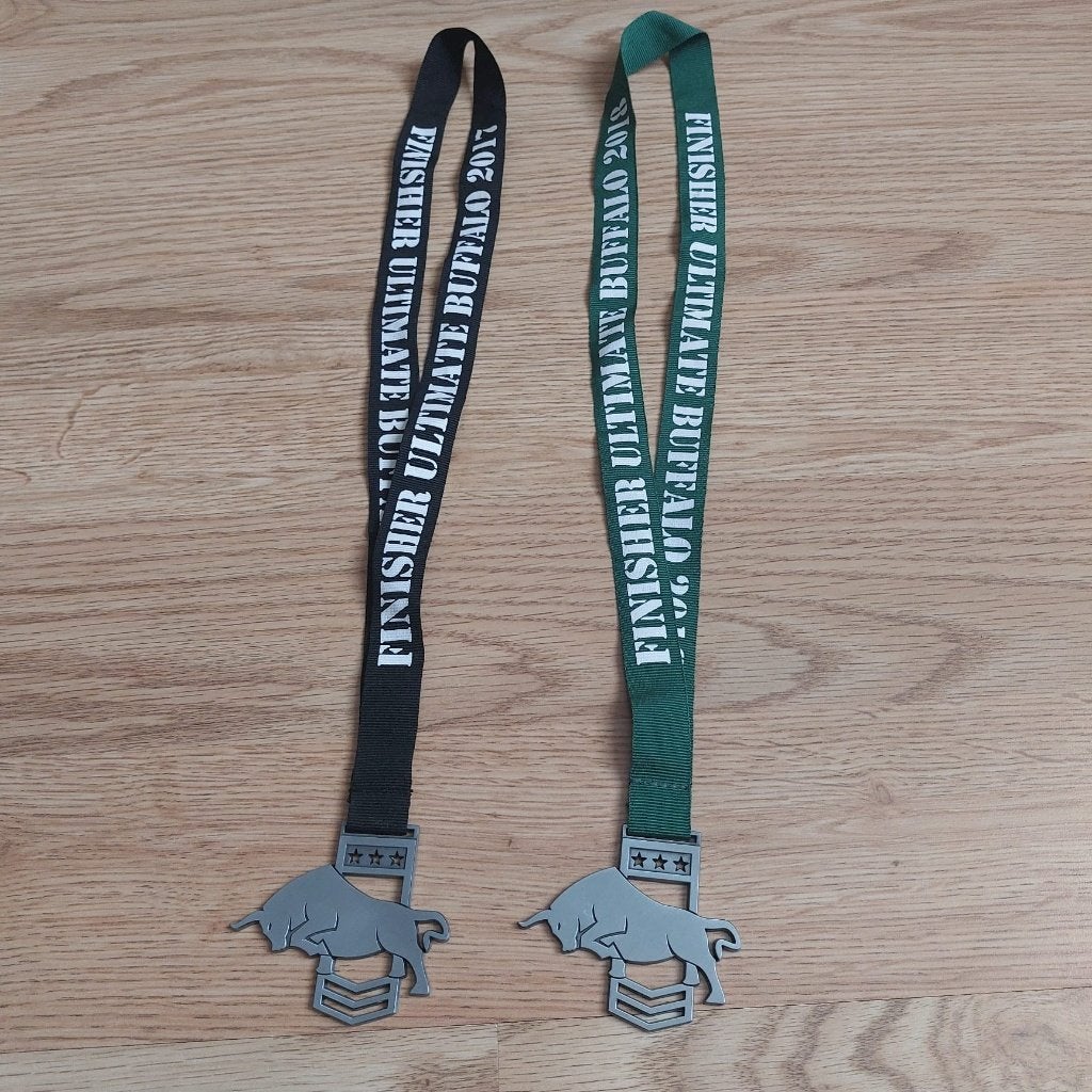 2xMedaille Finisher Ultimate Buffalo 2017/2018, Ophalen of Verzenden, Zo goed als nieuw, Buitenlandse clubs