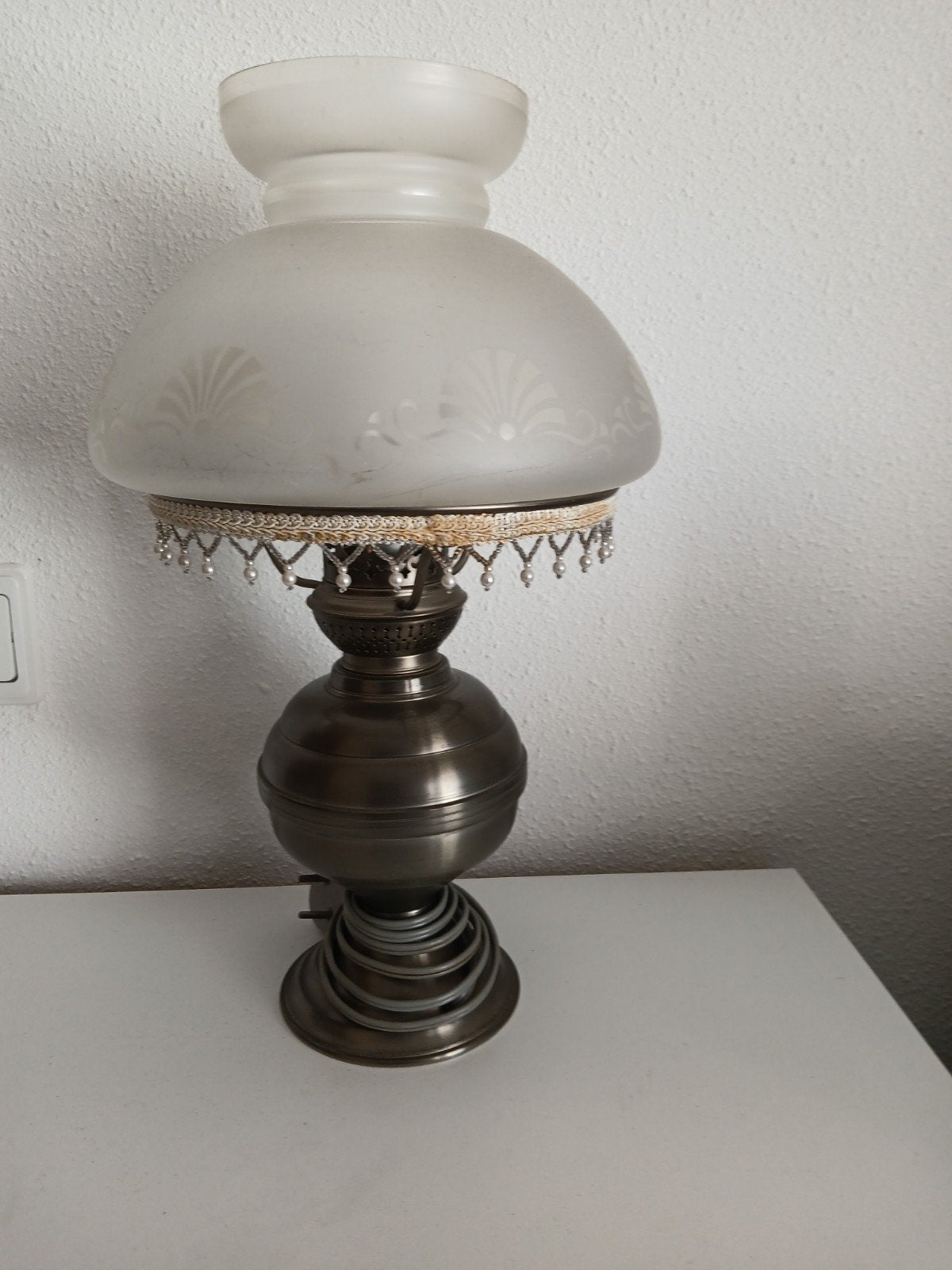 Lamp met tinnen kleurige voet. 40 cm hoog, Ophalen of Verzenden