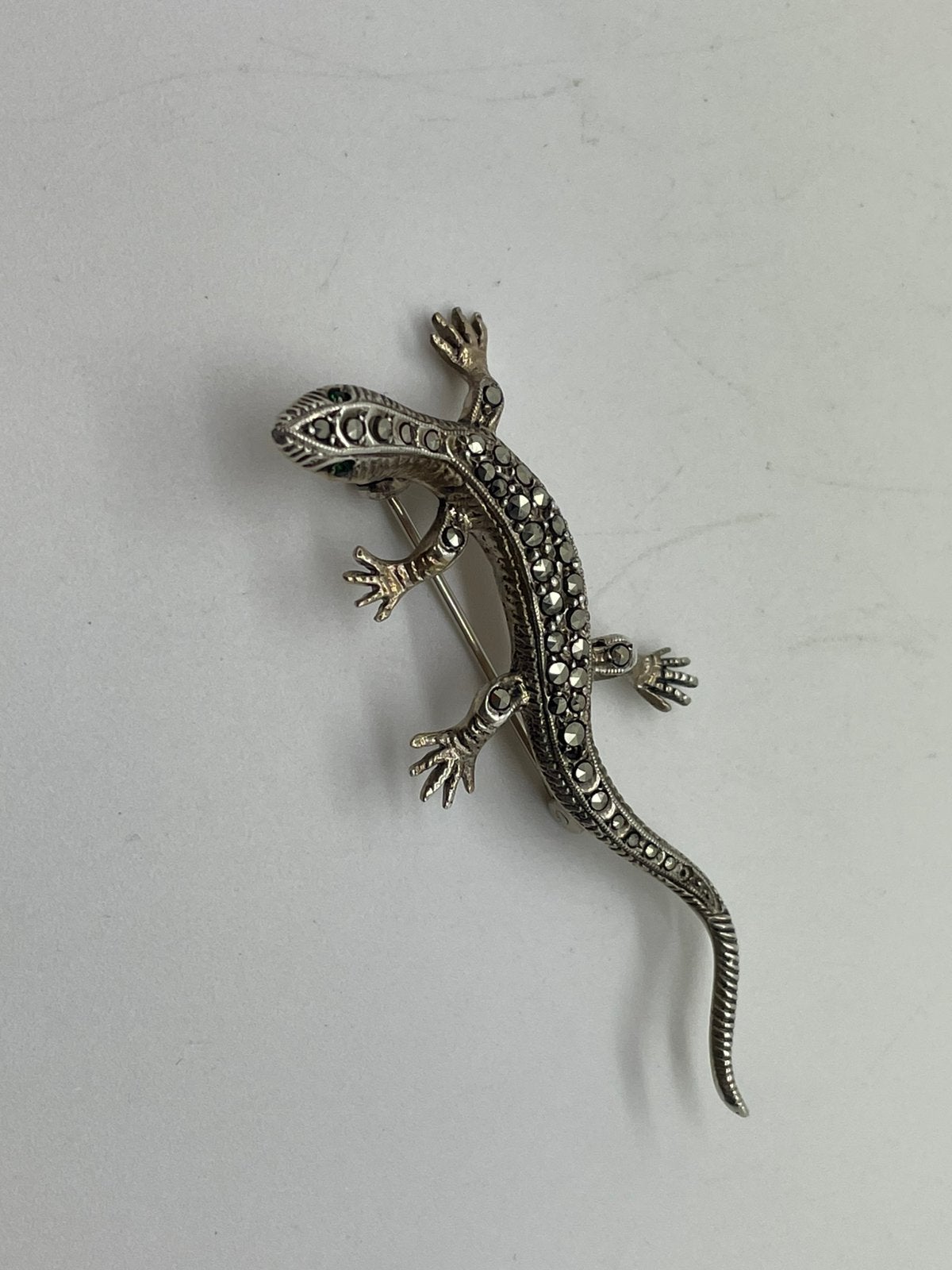 F472 Prachtige zilveren hagedis broche, Ophalen of Verzenden, Zilver, Broche, Met edelsteen