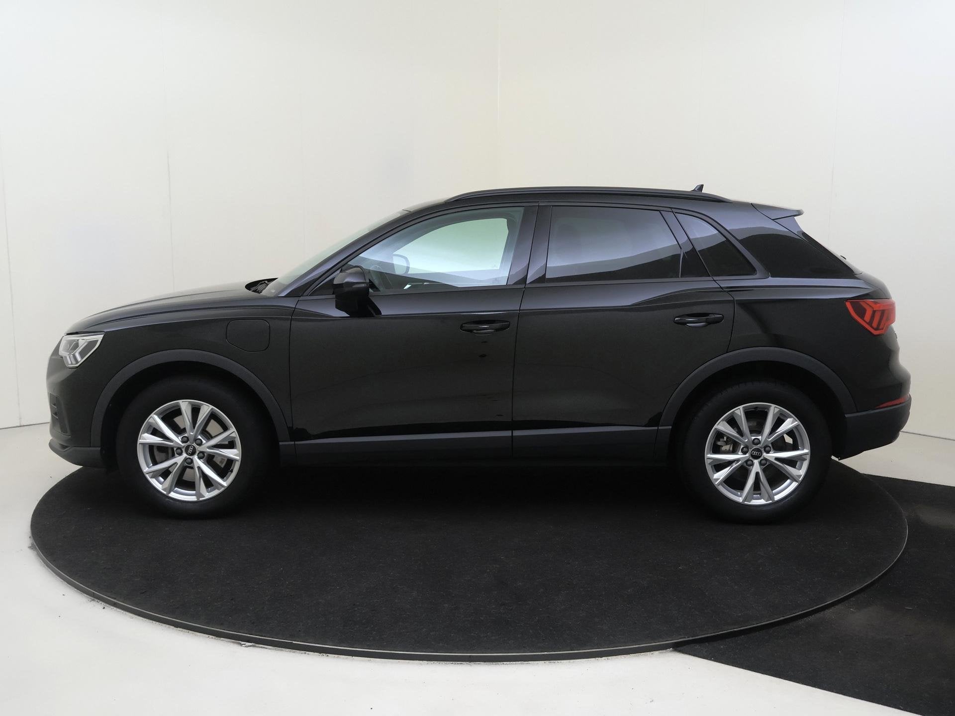 Audi Q3 45 TFSI e edition | SoH 89% | Stoelverwarming | Dode, 12 maanden, Stof, Gebruikt, Euro 6