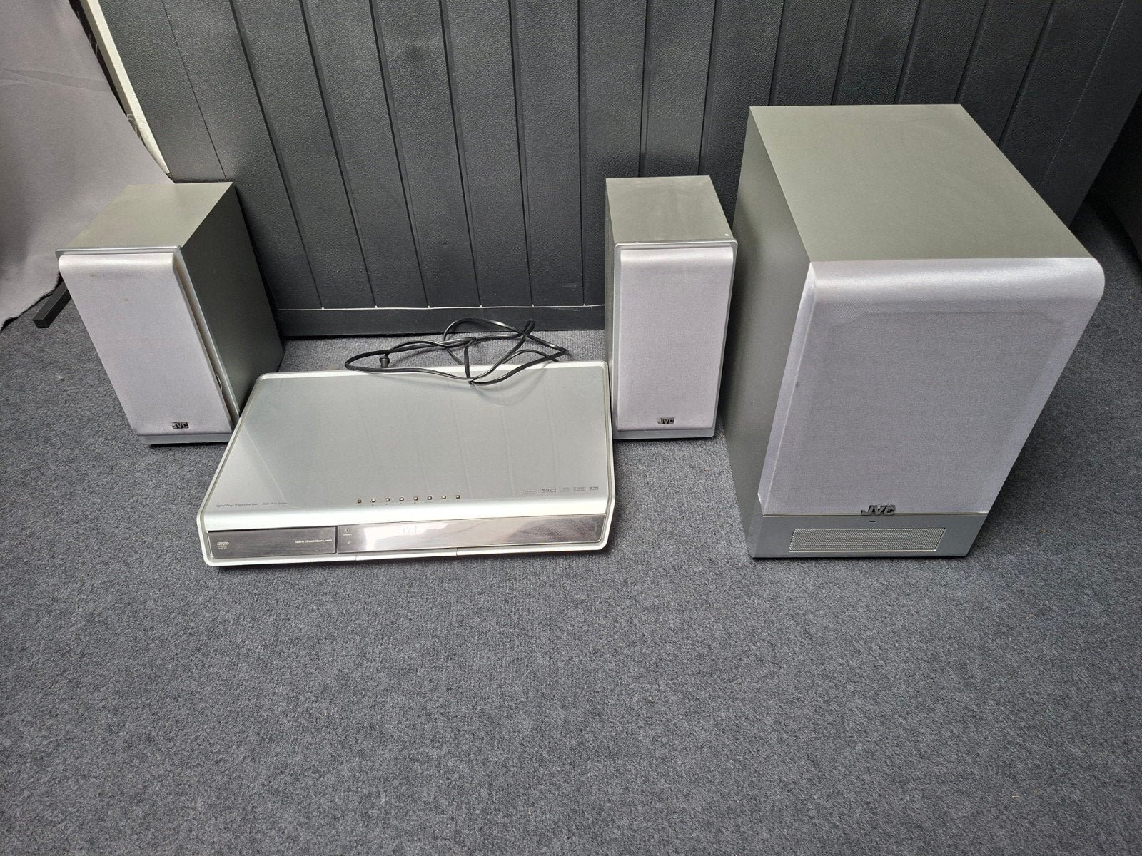 JVC Home Cinema Set - DVD-speler met 2.1 luidsprekersysteem, Ophalen, Gebruikt, JVC, 2.1-systeem