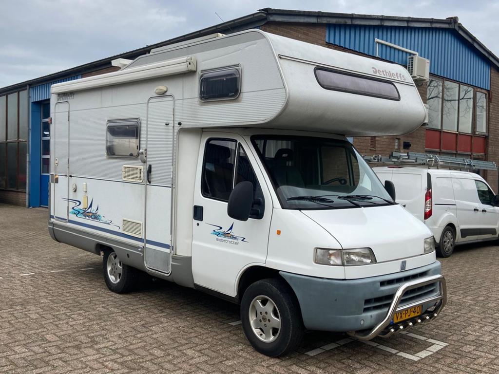 Dethleffs Camper 1998 - 2.5 TDI - 223.366 km, Caravans en Kamperen, Campers, Chemisch toilet, Alkoof, Fiat, Treinzit