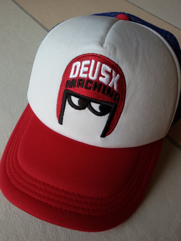 Rood-wit-blauwe cap van DeusX Machina, Ophalen of Verzenden, Zo goed als nieuw, Overige sporten, Pet of Muts