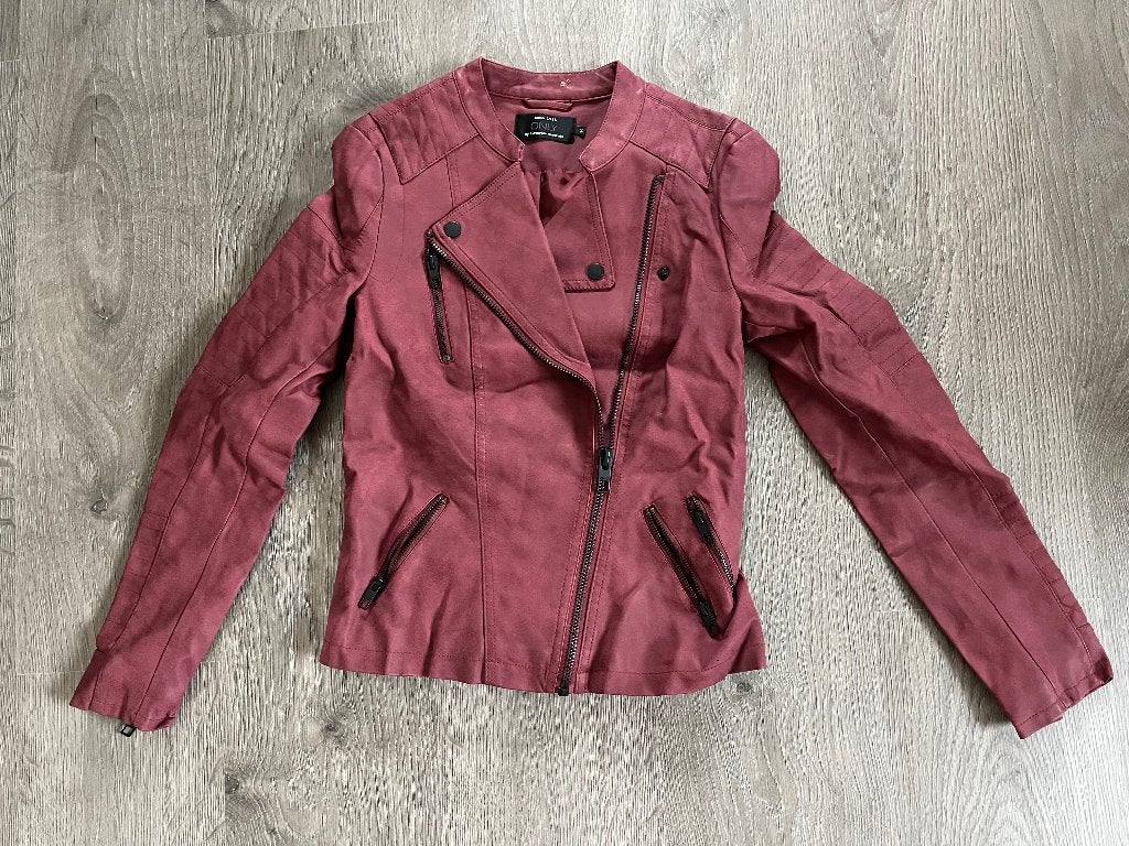 Bordeaux rood suede look jasje. Merk Only, Only, Ophalen of Verzenden, Zo goed als nieuw, Jasje