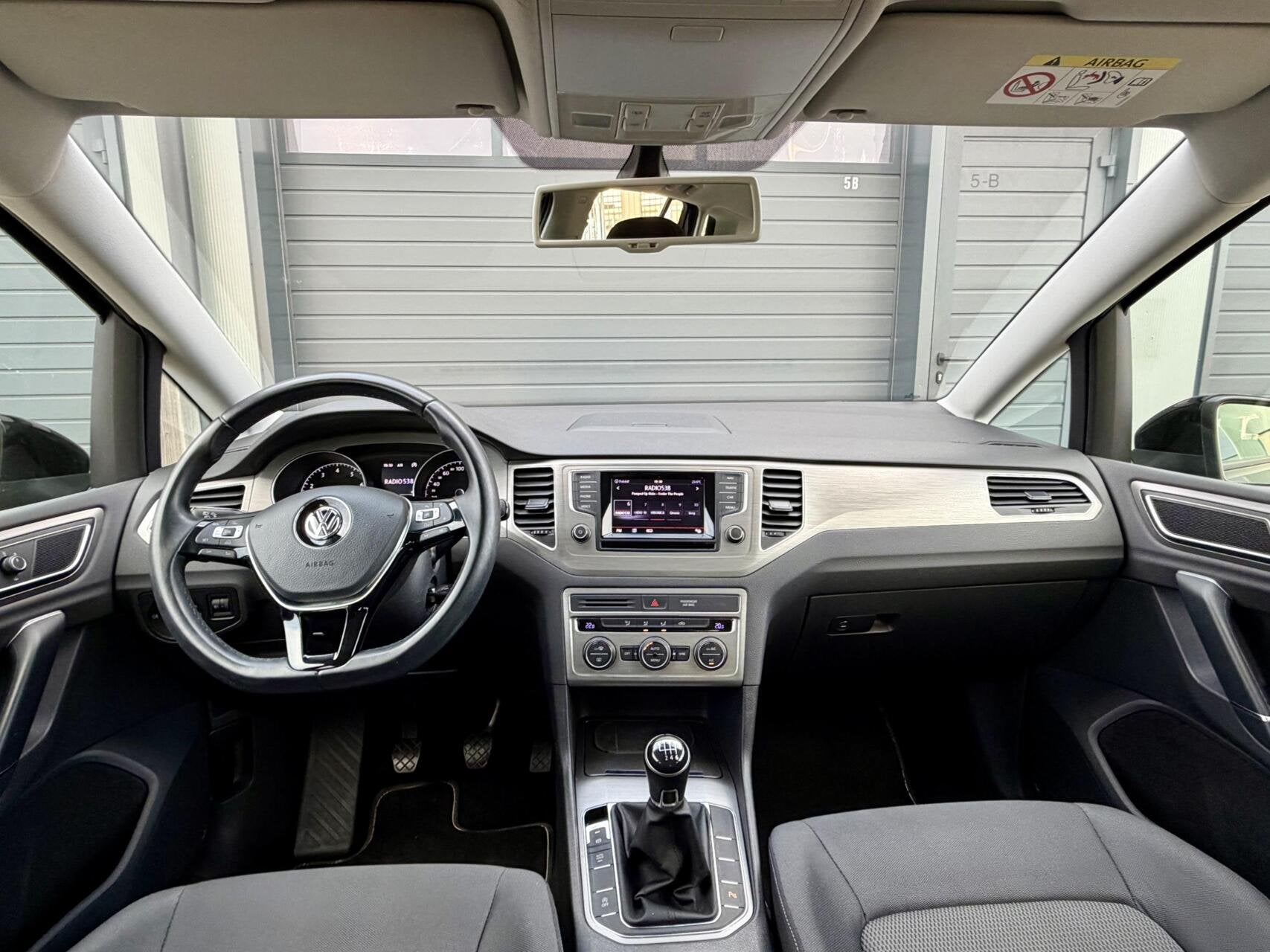 Volkswagen Golf Sportsvan 1.2 TSI 110pk Comfortline | Trekha, Auto's, Dealer onderhouden, Stof, Gebruikt, Zwart