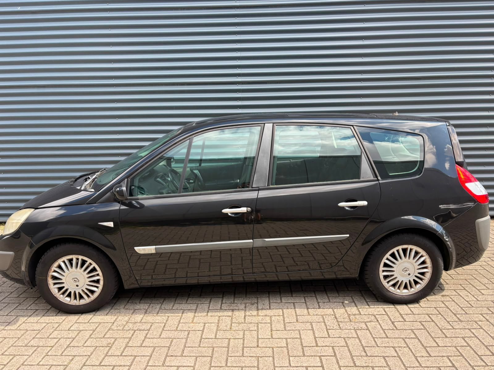 Renault Grand Scenic 2009 7 Persoons 2.0 16V Automaat Airco, Auto's, Renault, 1998 cc, 1250 kg, 4 cilinders, 1505 kg