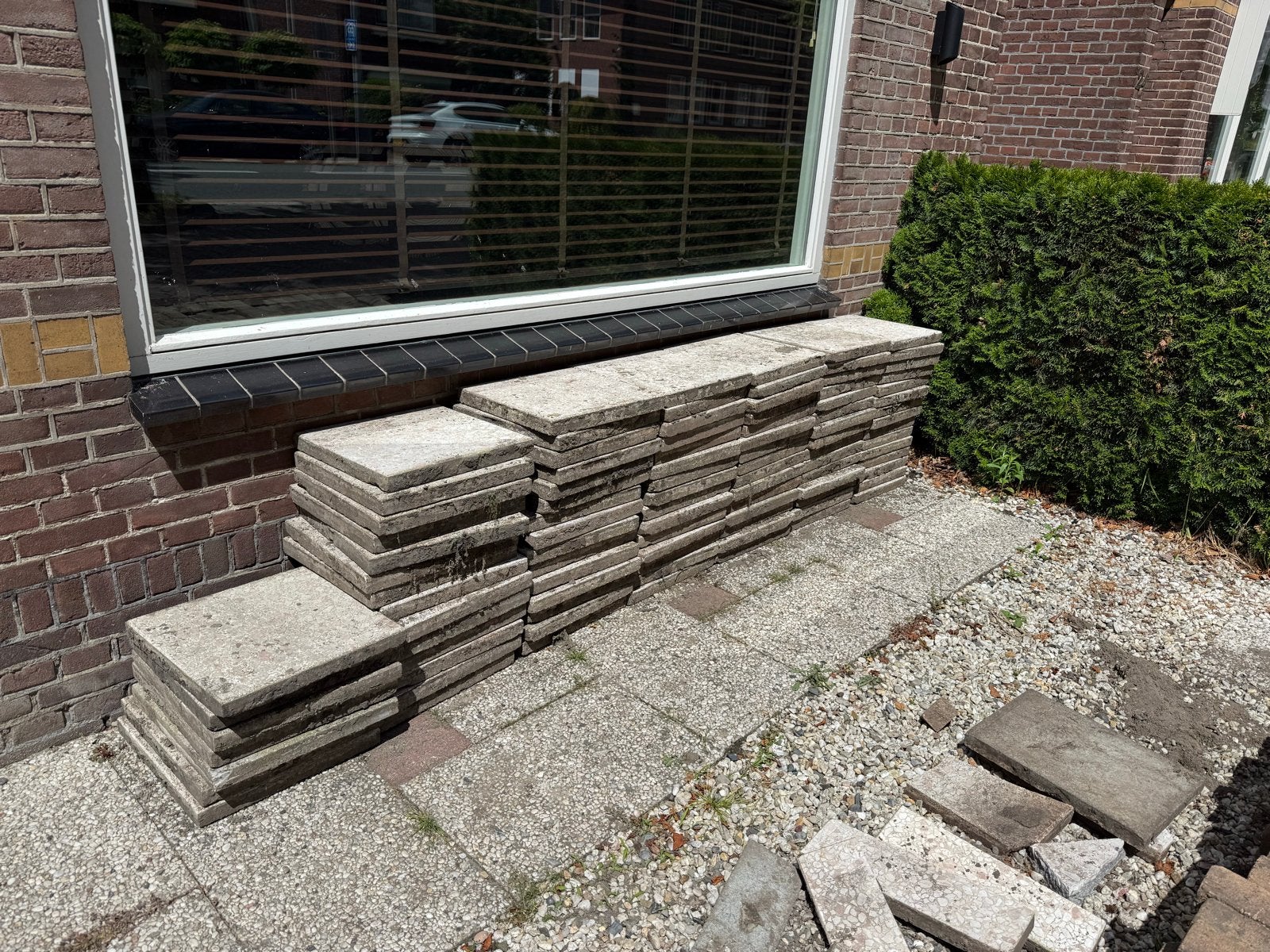GRATIS OP TE HALEN: terrastegels en klinkers, Tuin en Terras, Tegels en Klinkers, Ophalen, Gebruikt, 10 m² of meer, Beton