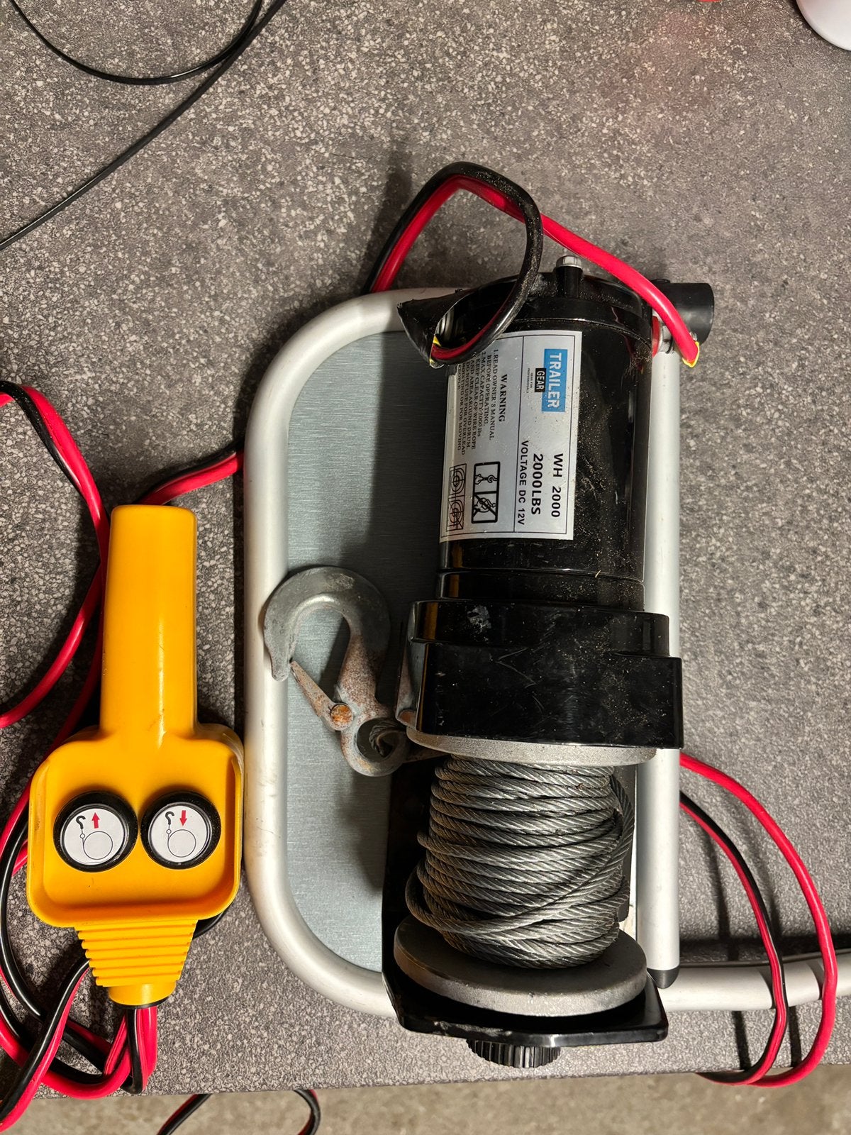 Elektrische lier 12V 2000LBS, Ophalen, Zo goed als nieuw