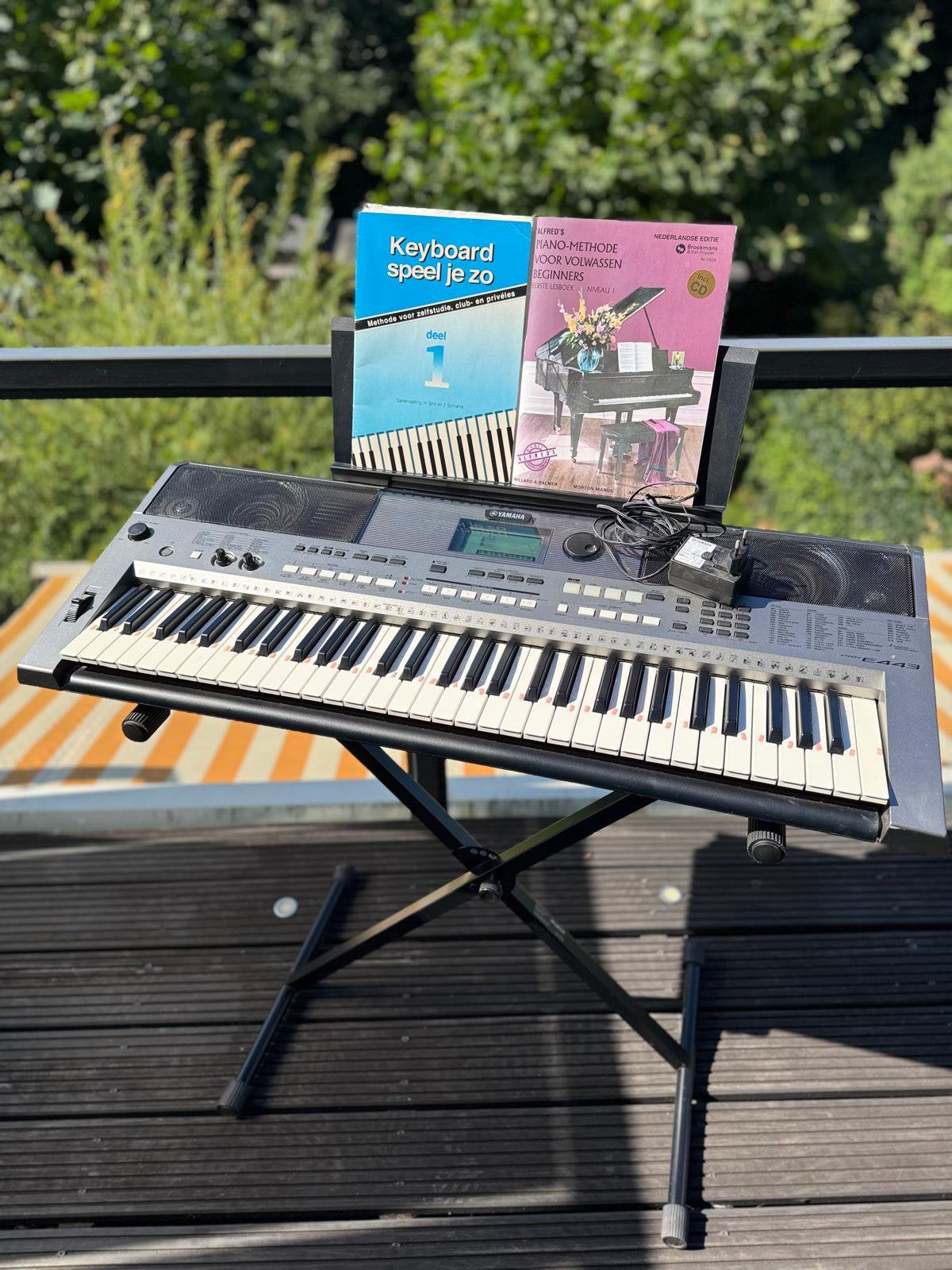Yamaha PSR E443, Muziek en Instrumenten, 61 toetsen, Yamaha, Ophalen of Verzenden, Zo goed als nieuw